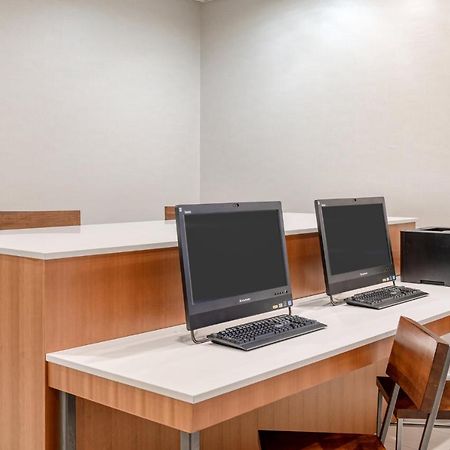Holiday Inn Express Hotel & Suites Ottawa Airport By Ihg Ngoại thất bức ảnh