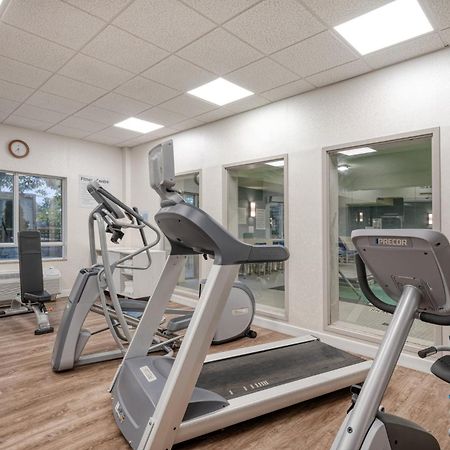 Holiday Inn Express Hotel & Suites Ottawa Airport By Ihg Ngoại thất bức ảnh