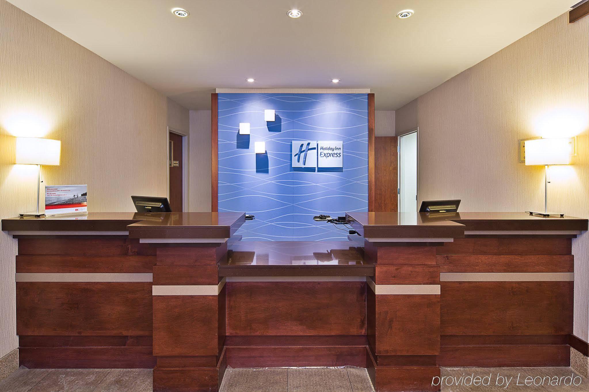 Holiday Inn Express Hotel & Suites Ottawa Airport By Ihg Ngoại thất bức ảnh