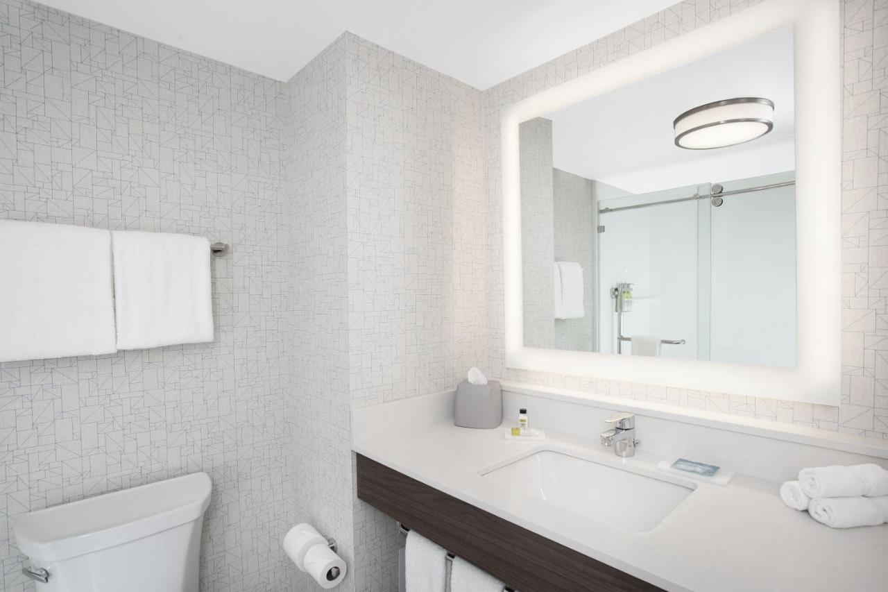 Holiday Inn Express Hotel & Suites Ottawa Airport By Ihg Ngoại thất bức ảnh