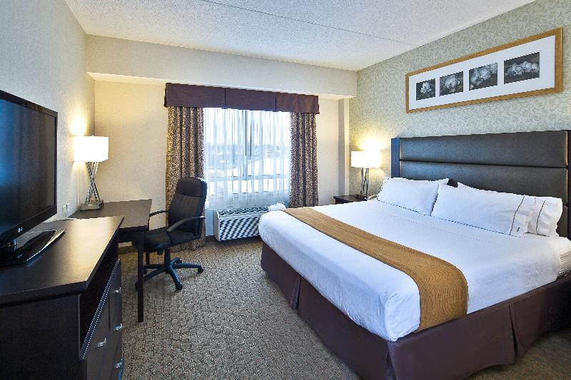 Holiday Inn Express Hotel & Suites Ottawa Airport By Ihg Ngoại thất bức ảnh