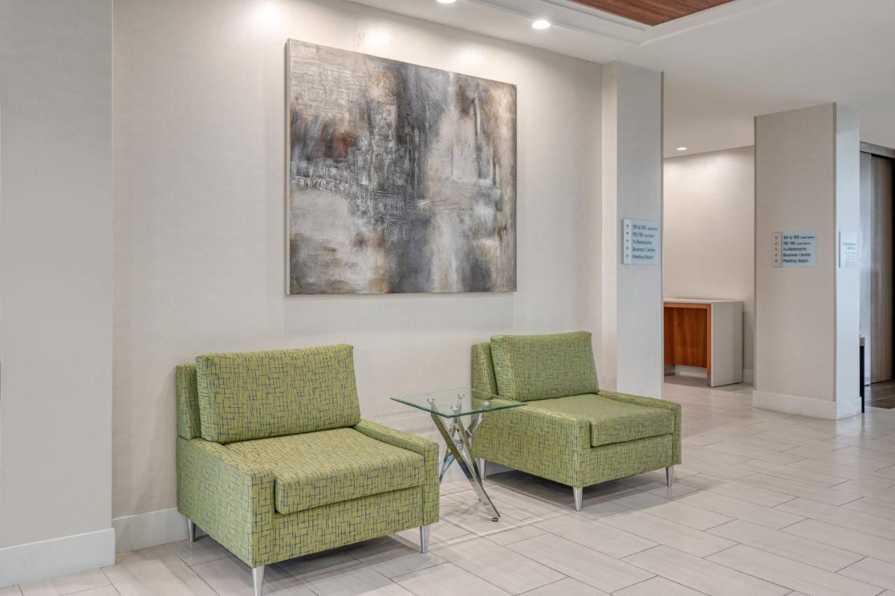 Holiday Inn Express Hotel & Suites Ottawa Airport By Ihg Ngoại thất bức ảnh