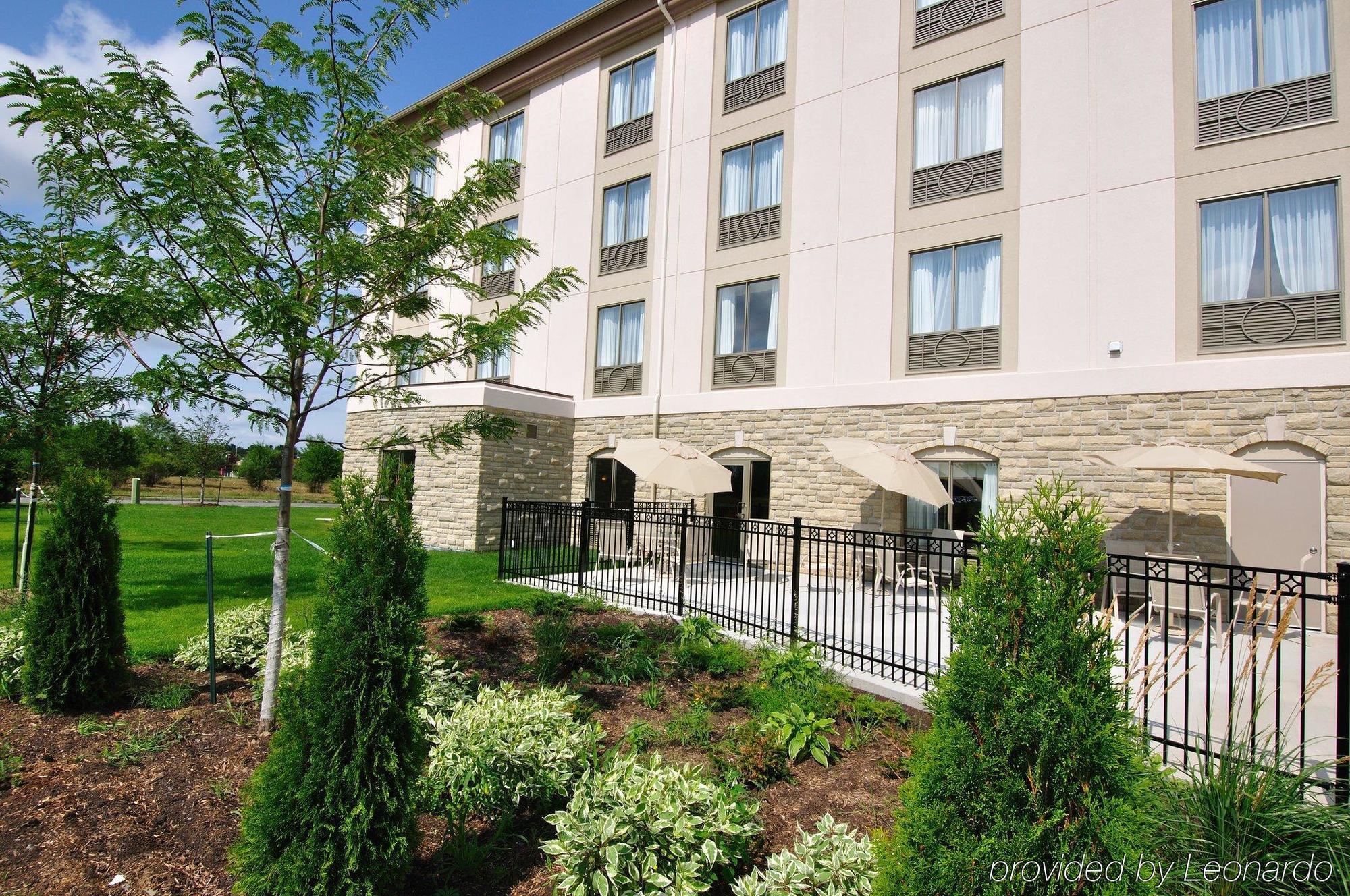 Holiday Inn Express Hotel & Suites Ottawa Airport By Ihg Ngoại thất bức ảnh
