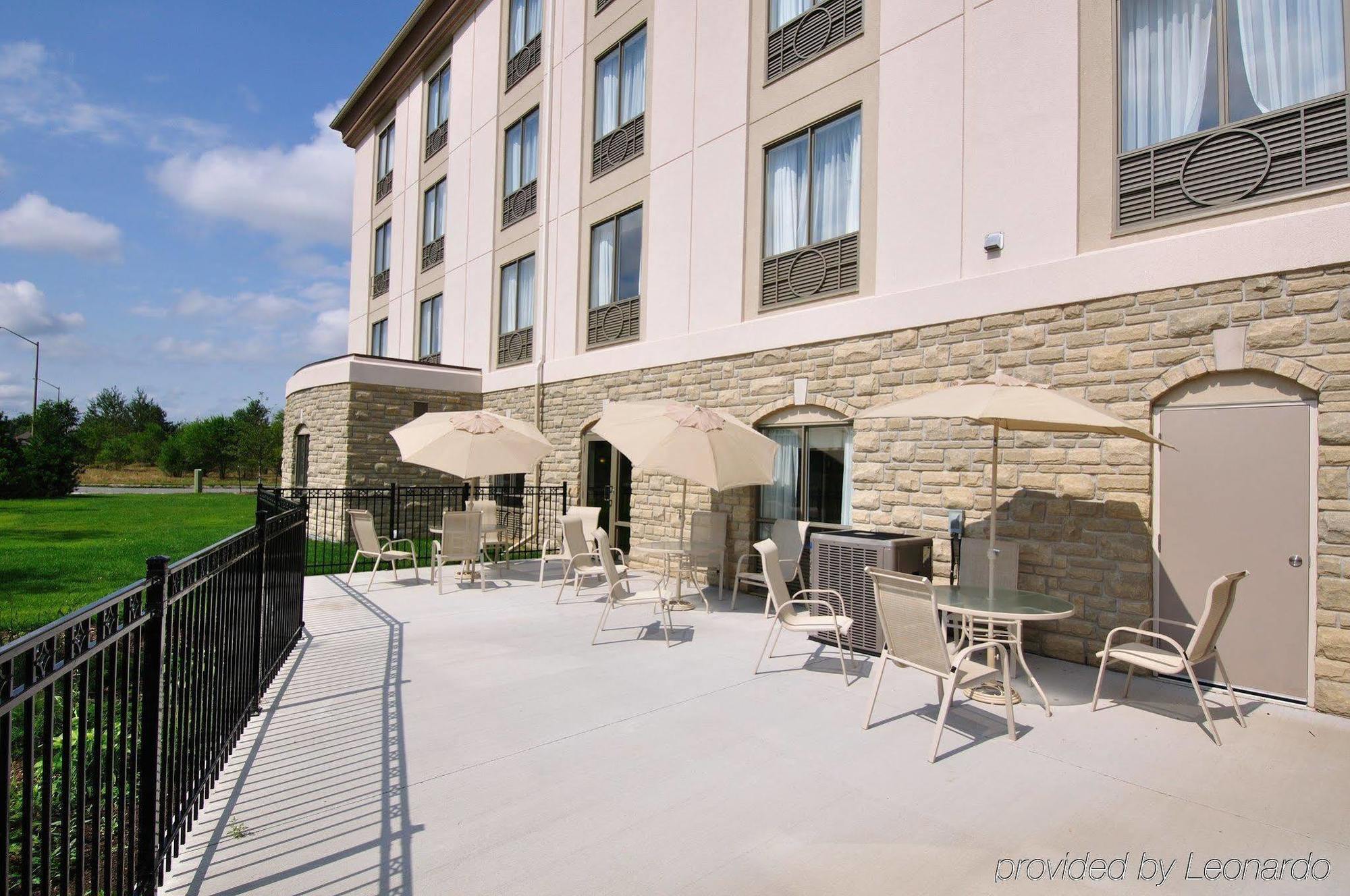 Holiday Inn Express Hotel & Suites Ottawa Airport By Ihg Ngoại thất bức ảnh